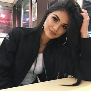 Meet your Posher, Salena